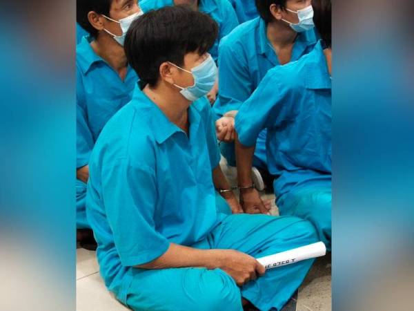 Tertuduh dibawa ke mahkamah untuk sebutan kesnya atas tuduhan rasuah pada Rabu.