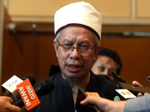 Dr Zulkifli ketika sidang media pada Majlis Perjumpaan Menteri bersama Selebriti Dakwah di Movenpick Hotel And Convention Centre hari ini. Foto Bernama