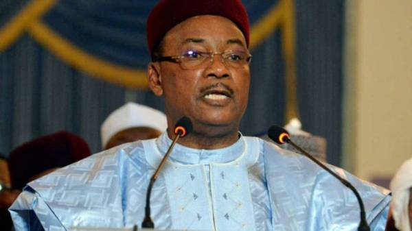 Presiden Niger ketika ini ialah Mahamadou Issoufou dan beliau tidak lagi boleh bertanding dalam pilihan raya Presiden negara itu pada Ahad ini. - Foto AFP
