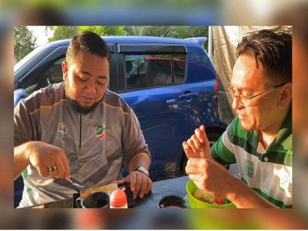 Foto yang dimuat naik oleh Khairil di laman Facebooknya pada Rabu.