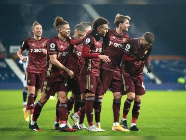 Kesebelasan Leeds United meraikan jaringan pada perlawanan berkenaan