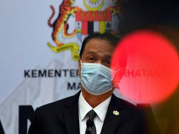 Ketua Pengarah Kesihatan, Tan Sri Dr Noor Hisham Abdullah ketika sidang media harian berkaitan jangkitan Covid-19 di Kementerian Kesihatan hari ini. - Foto Bernama