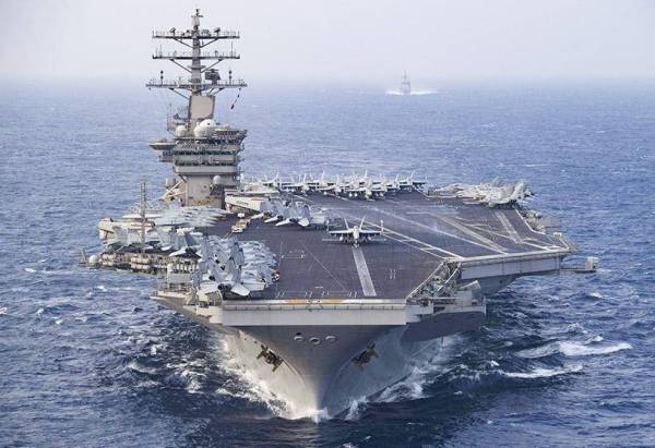 Kapal pengangkut pesawat AS, USS Nimitz diarah berada di rantau Teluk berikutan ketegangan hubungan antara negara itu dengan Iran. -Foto AFP