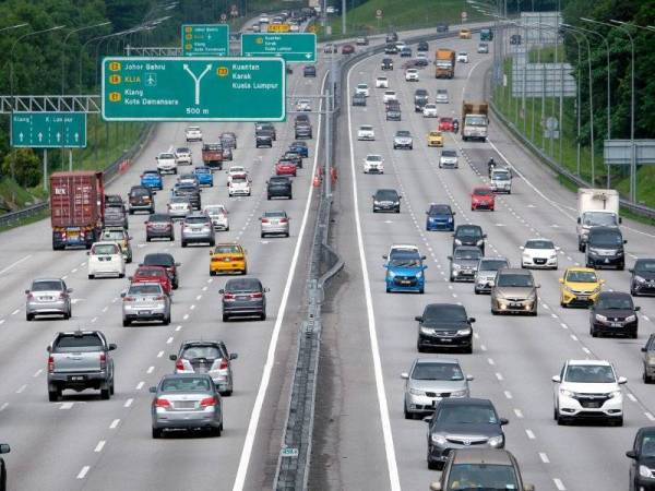 Tindakan memberi kelonggaran merentas sempadan pada 7 Disember lalu telah menjadi punca peningkatan kes positif Covid-19 yang mendadak. Foto Bernama