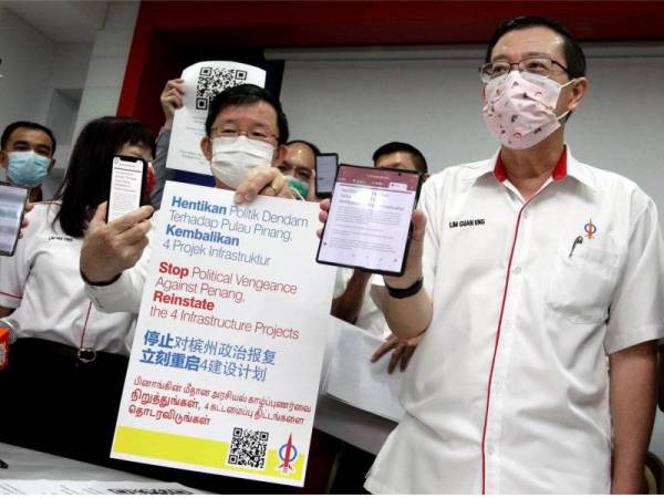 DAP Pulau Pinang melancarkan kempen mengumpul tandatangan rakyat dalam usaha menggesa kerajaan Perikatan Nasional (PN) untuk mengembalikan empat projek infrastruktur di negeri ini yang dibatalkan.