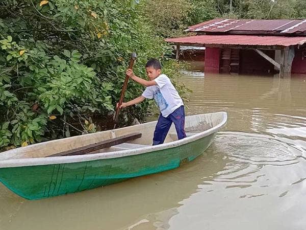 Luqman Hakim boleh mengemudi dan mengayuh perahu diusia 5 tahun lagi.