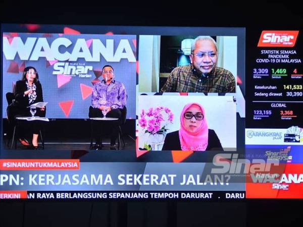 Wacana siri ke-224 membincangkan topik PN: Kerjasama Sekerat Jalan? Annuar dan Kartini yang bersiaran secara dalam talian bersama Herleena (kiri) dan Mohd Rafiq (kanan) di Auditorium Karangkraf, Seksyen 15, Shah Alam. FOTO: ASRIL ASWANDI SHUKOR