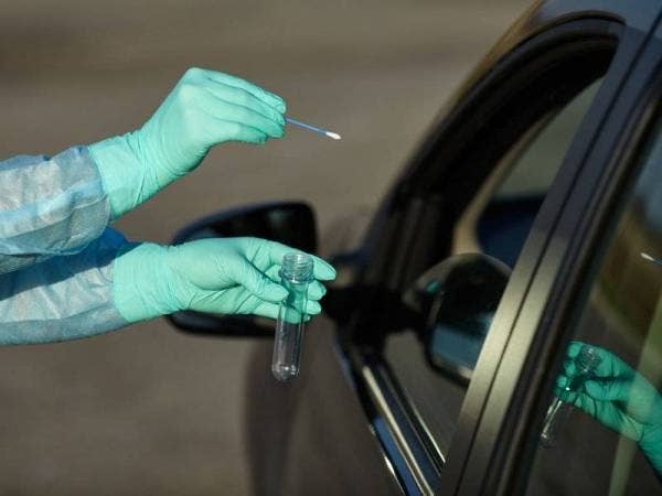 Pusat saringan Covid-19 pandu lalu yang pertama di Sibu dibuka pada Rabu bagi membantu menampung operasi di tiga pusat saringan sedia ada. Foto 123RF