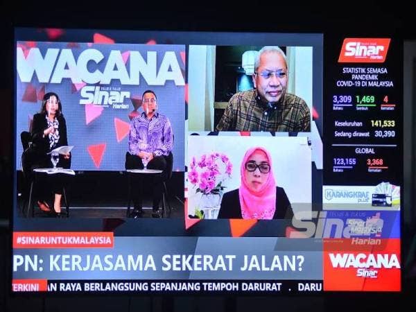 Wacana siri ke-224 membincangkan topik PN: Kerjasama Sekerat Jalan? Dari kiri: Herleena Parlavy selaku moderator, Naib Presiden Bersatu, Datuk Mohd Rafiq Naizamohideen (kanan), Bekas Setiausaha Agung BN, Tan Sri Annuar Musa dan Timbalan Pengarah Institut Kajian Etnik (KITA) UKM secara dalam talian berlangsung di Auditorium Karangkraf, Seksyen 15, Shah Alam. - FOTO ASRIL ASWANDI SHUKOR