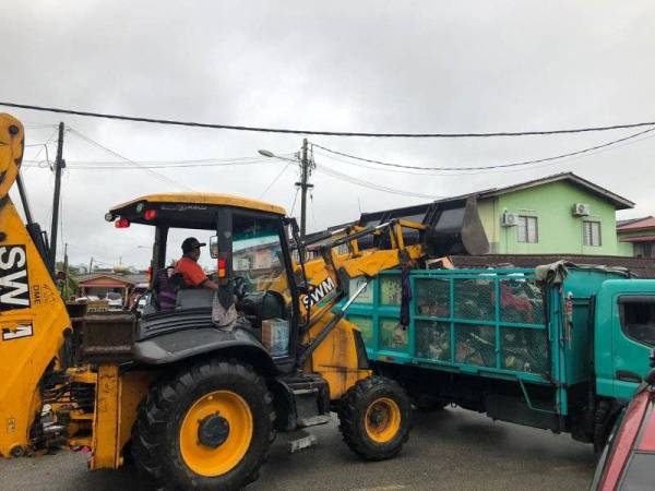 SWM melakukan kerja-kerja pembersihan di kawasan terjejas banjir di seluruh Johor pada 3 hingga 9 Januari lalu.