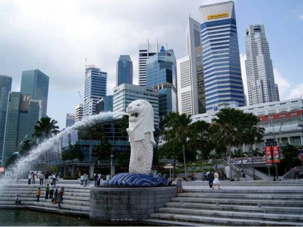 Dua daripada 33 kes import Covid-19 yang tidak bergejala di Singapura dilaporkan pada Rabu adalah rakyat Malaysia.