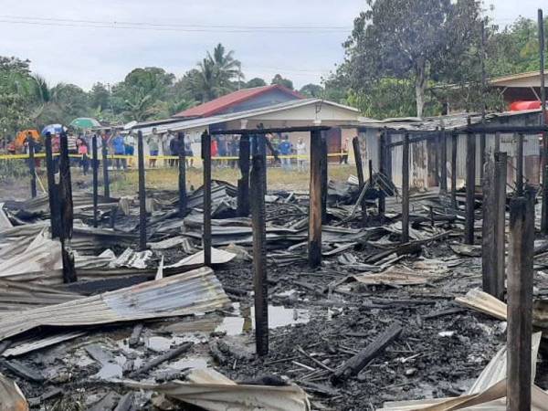 Kebakaran membabitkan dua rumah di Kampung Melikai, Menumbok.