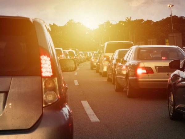 Sebanyak 18 kluster berpunca daripada pergerakan rentas negeri sejak 7 Disember sehingga semalam. - Foto 123RF