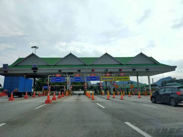 Tinjauan di Plaza Tol Ipoh Selatan lengang pada Jumaat.