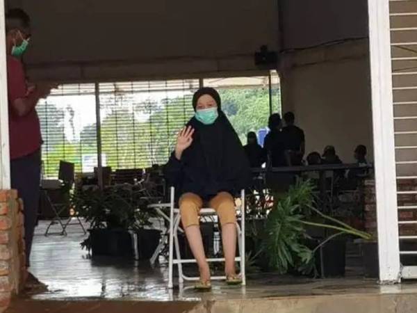 Aisyah disahkan positif menjalani rawatan di Fighting House dan tinggal sebatang kara. - Foto Liputan 6
