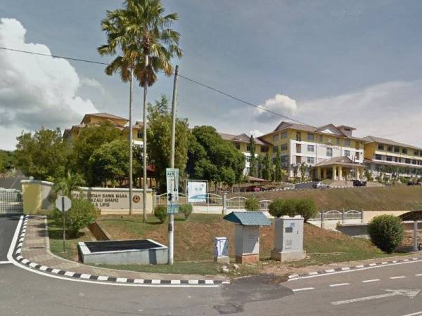 Seorang pelajar calon SPM dari MRSM Lipis disahkan positif Covid-19 pada Selasa. 