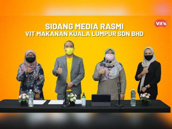 Dari kiri: Chumihati, YT Lai, Pegawai Kawalan Kualiti, Siti Norulain Rani dan Pegawai Pemasaran Antarabangsa, Baizura Mohd Tazri pada sidang akhbar di ibu negara baru-baru ini.