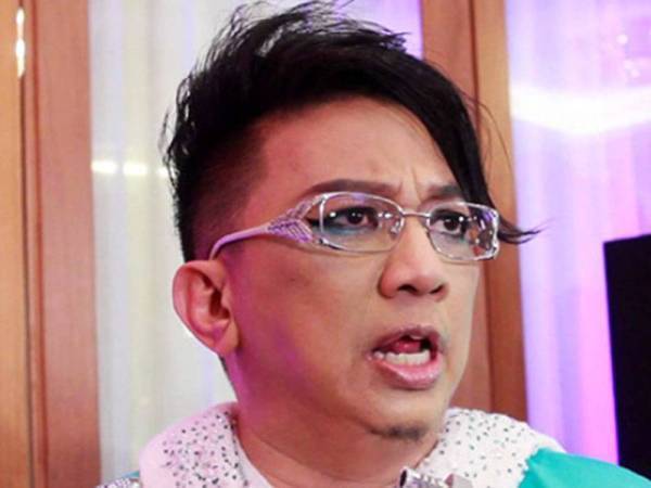 Azwan Ali atau lebih dikenali Diva AA