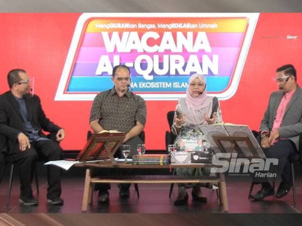 Dari kiri: Fazrul, Muhamad Nadzri, Shamrahayu dan Ahmad Tarmizi pada Wacana al-Quran Siri ke-70 bertajuk Darurat: Mandat Buat Rakyat? yang disiarkan secara langsung di Facebook Sinar Harian pada Jumaat.
