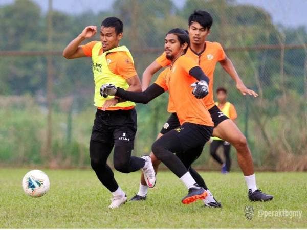 Pasukan Perak dilaporkan menghadapi masalah tunggakan gaji pemain dan pegawai bagi bulan November dan Disember tahun lalu