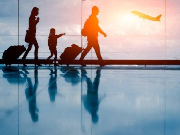 Joe Biden pada Isnin mengeluarkan perintah eksekutif kekalkan sekatan perjalanan ke atas puluhan negara di tengah penularan varian baharu virus Covid-19. - Foto 123RF