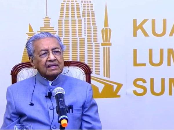Dr Mahathir dalam ucaptamanya bertajuk ‘System of Government’ (Sistem Pemerintahan) pada Sidang Kemuncak Kuala Lumpur yang disiarkan secara langsung dalam talian pada Selasa.