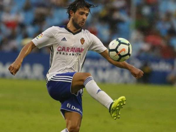 Oli pernah membarisi skuad remaja Switzerland dan beraksi dalam beberapa kejohanan antarabangsa termasuk Sukan Olimpik 2012 di London.