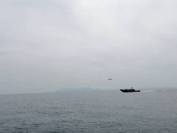 Operasi mencari dan menyelamat dijalankan Maritim Perak ke atas seorang awak-awak warga Myanmar yang dilaporkan hilang di Pulau Talang, Lumut.
