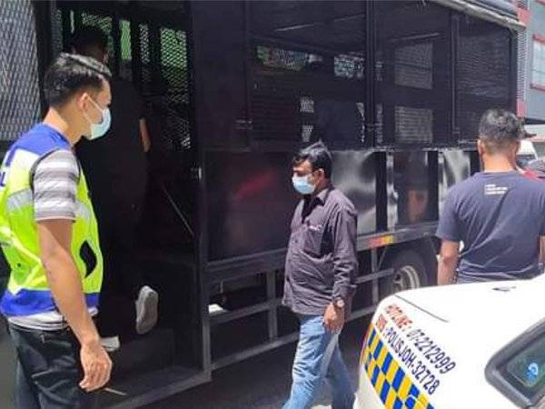 Kesemua warga asing berkenaan disiasat di bawah Seksyen 269 Kanun Keseksaan kerana perbuatan cuai dan berbahaya yang boleh mengakibatkan penyakit berjangkit.