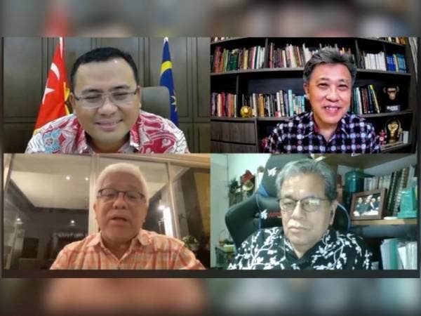 Dari atas, kiri: Amirudin, Chun Wai, Hussamuddin dan Johan pada program bertajuk 'Special Edition: Covid -19 Fight: Red Zone Selangor' itu yang disiarkan secara langsung menerusi beberapa platform media sosial @realchunwai pada malam Ahad.