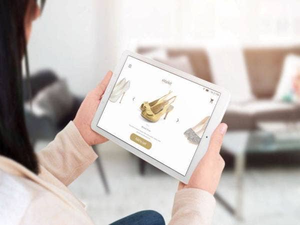 Membeli belah dalam talian bantu pulihkan ekonomi semasa pandemik.