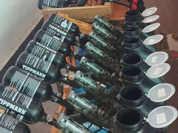 Antara 22 penanda paintball yang dirampas polis pada 12 September tahun lalu. 