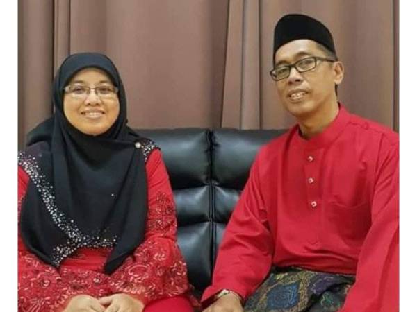 Mohd Nor bersama isterinya, Nor Murni Fazil.