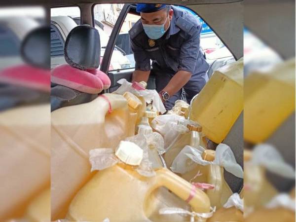 Minyak petrol dipercayai untuk pasaran negara jiran.