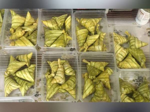 Ketupat daun palas hasil tangan Muhammad Zul.