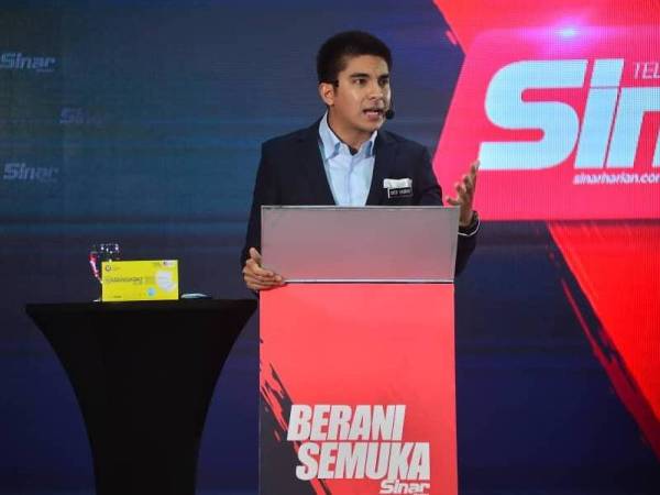 Syed Saddiq ketika Program Berani Semuka bertajuk ‘PKP, Rakyat Terabai? YB Sila Jawab’ di Karangkraf di sini pada Selasa.