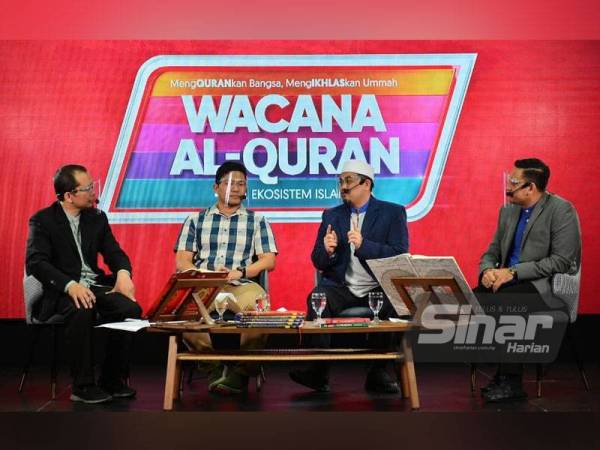 Dari kiri: Fazrul, Faris, Mohd Sukki dan Ahmad Tarmizi pada program Wacana al-Quran Siri 92 bertajuk Sugar Baby: Terdesak atau Nak Mewah yang disiarkan secara langsung di Kumpulan Karangkraf pada Selasa.
