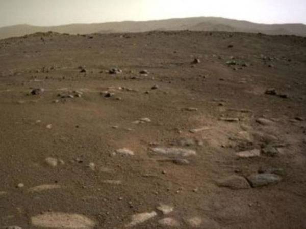 Gambar yang disiarkan oleh NASA pada Rabu menunjukkan keadaan di kawah Jezero, planet Marikh. - Foto AFP