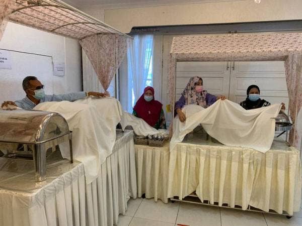 Dianggarkan lebih 20,000 pengusaha katering di seluruh negara ketika ini terkesan. - Gambar hiasan. 