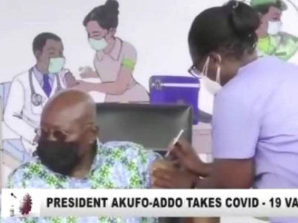Akufo-Addo pada Isnin diberikan suntikan vaksin pertama di bawah skim global Covax. - Foto: Agensi