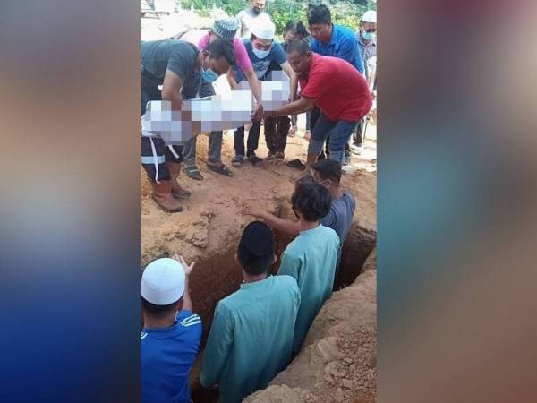 Jenazah Muhammad Akmal Hakim dikebumikan di Tanah Perkuburan Keratong 4, di Rompin.