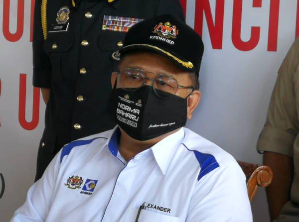 Datuk Seri Alexander Nanta Linggi