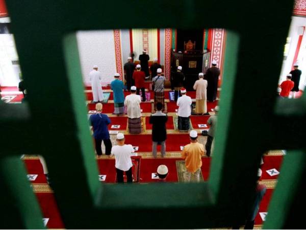 SOP solat Jumaat dan solat fardu di Kelantan dikekalkan sebagaimana yang telah dikeluarkan sebelum ini sehingga suatu tarikh yang akan dimaklumkan kelak. - Foto Bernama