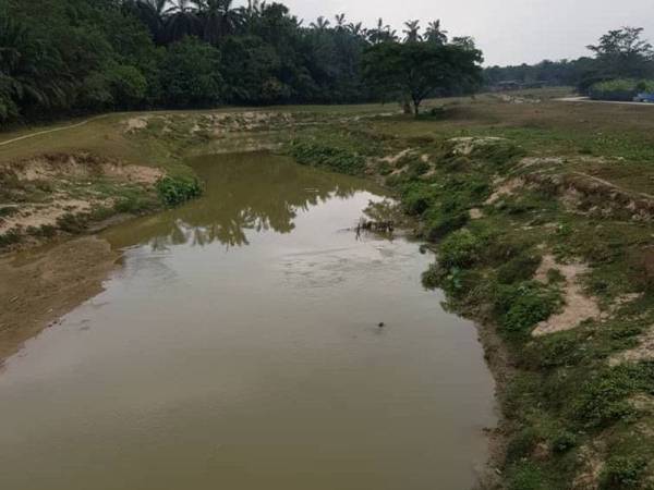 Sungai Kulim berdekatan Kampung Tun Sardon, Ara Kuda, Kepala Batas.
