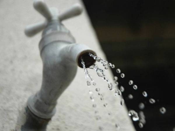 Penduduk di Baling dilaporkan berdepan gangguan bekalan air berikutan cuaca panas yang melanda negara ketika ini.