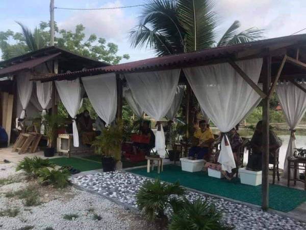 Salah sebuah spa milik Rabtahwati yang ditutup selepas pelaksanaan PKP kerana penularan Covid-19.