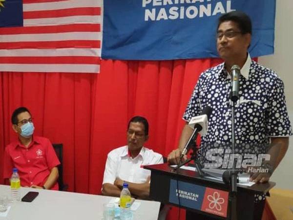 Sivasubramaniam menyampaikan ucapan ketika Majlis Perjumpaan dan Suai Kenal Kepimpinan Parti Komponen PN Bahagian Ipoh Barat di Pejabat Bersatu Bahagian Ipoh Barat pada Isnin.