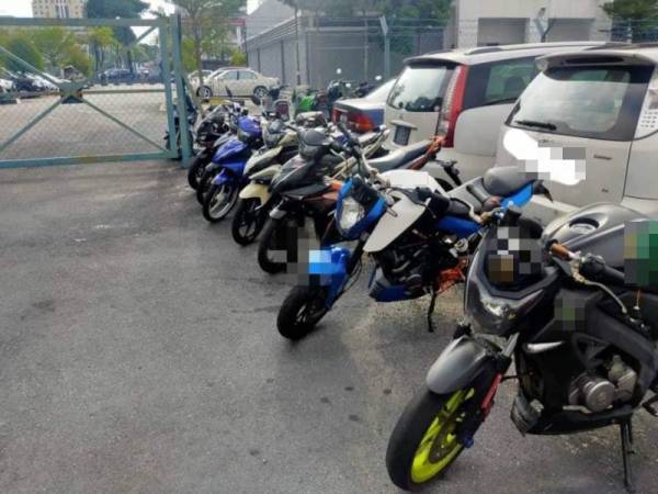 Antara motosikal yang disita dibawa ke Balai Trafik Ampang Jaya untuk tindakan lanjut.