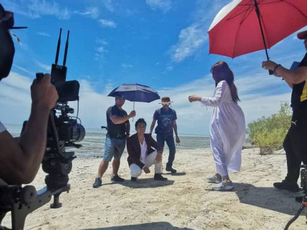 Industri seni tanah air turut terkesan akibat pandemik Covid-19.