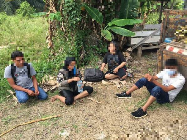 PATI berkenaan gagal kemuka dokumen perjalanan yang sah.